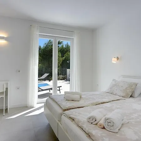 Flavia Villa *