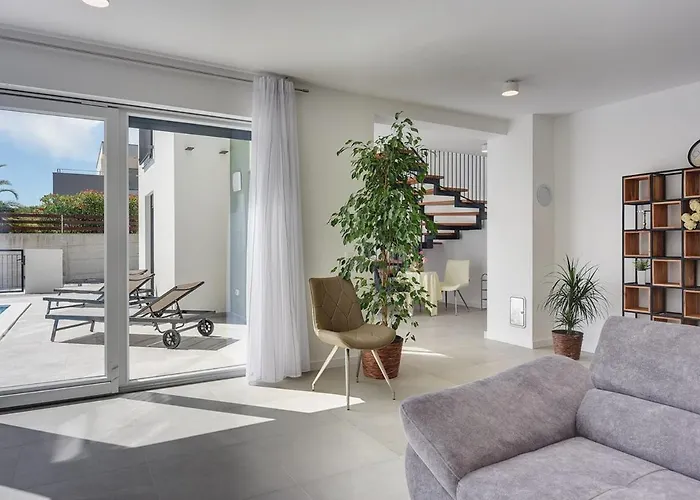 Flavia 빌라 메덜린